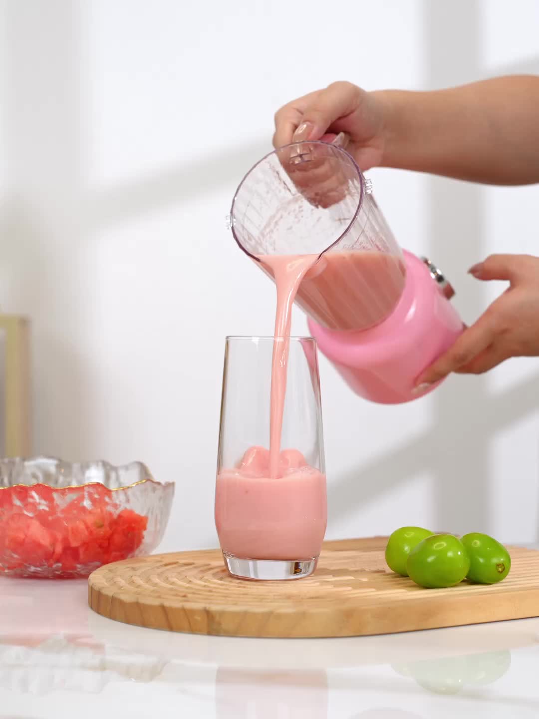 Rechargeable Portable Juicer with Digital Display