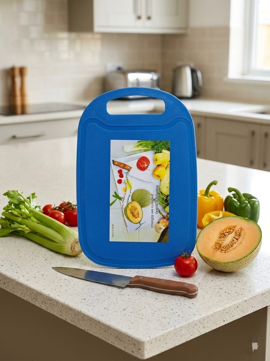 Multipurpose Plastic Cutting Board with Easy-Grip Handle – 13 × 8.5 Inches
